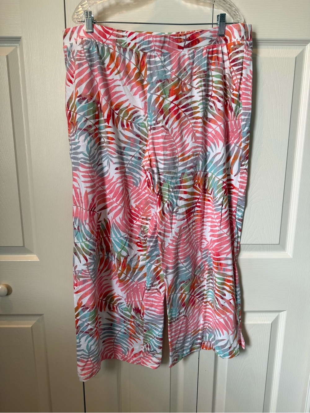 # D&Co XL Cropped Tropical Leaf Print Beach Pants